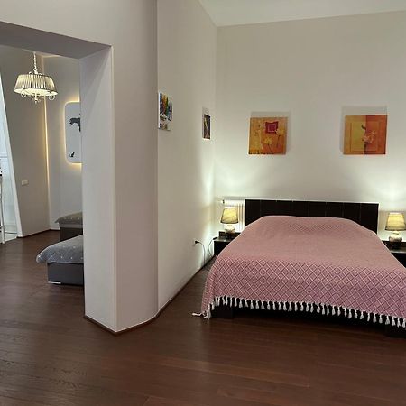 Modern Apartments In A Historical Place On Gorodotskaya Lviv Bagian luar foto